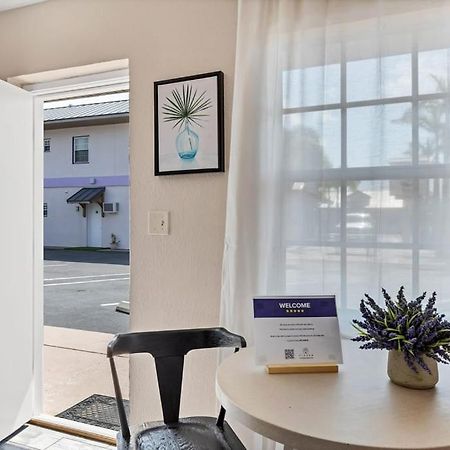 קלירווטר Located By The Beach 1 Bedroom With Parking And Pool מראה חיצוני תמונה
