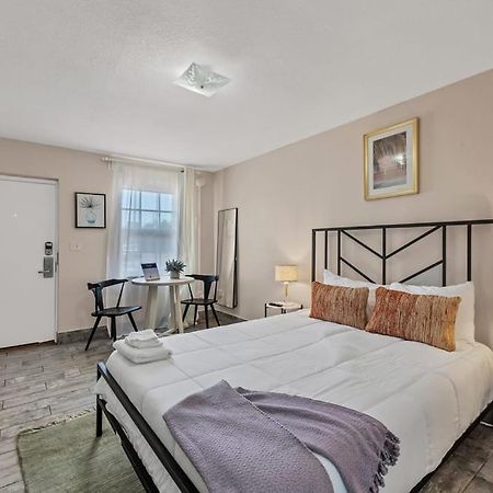 קלירווטר Located By The Beach 1 Bedroom With Parking And Pool מראה חיצוני תמונה